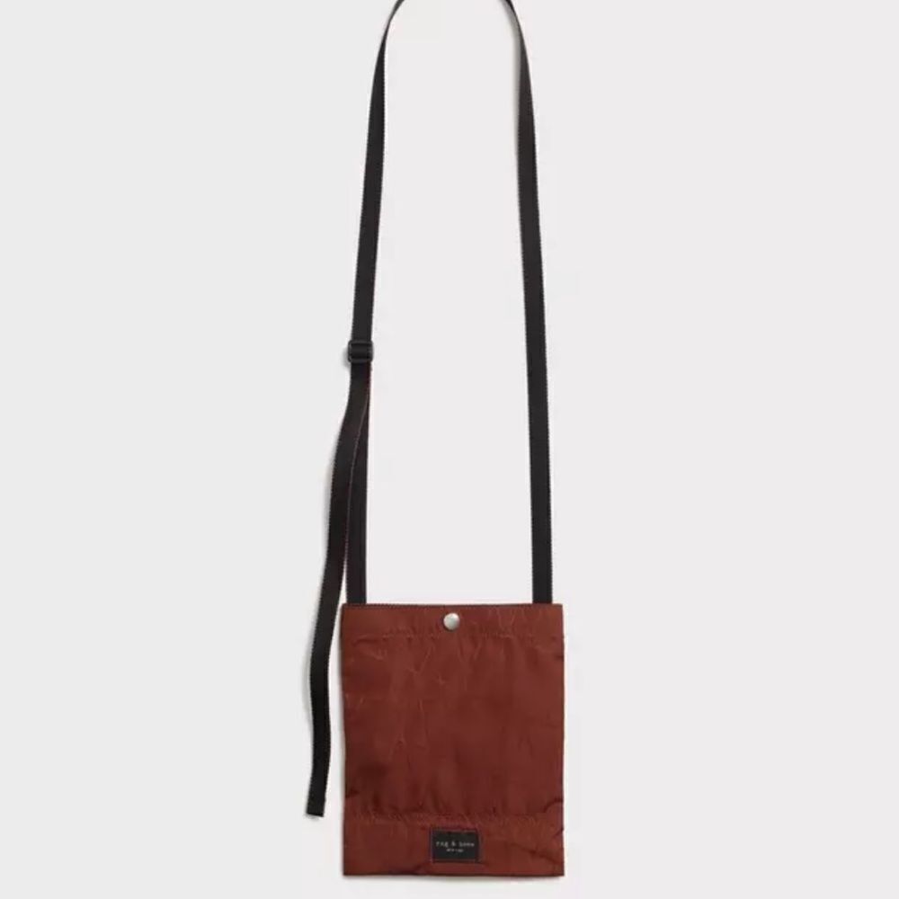 rag & bone Addison Pouch Pocket - Recycled
Materials in Brown